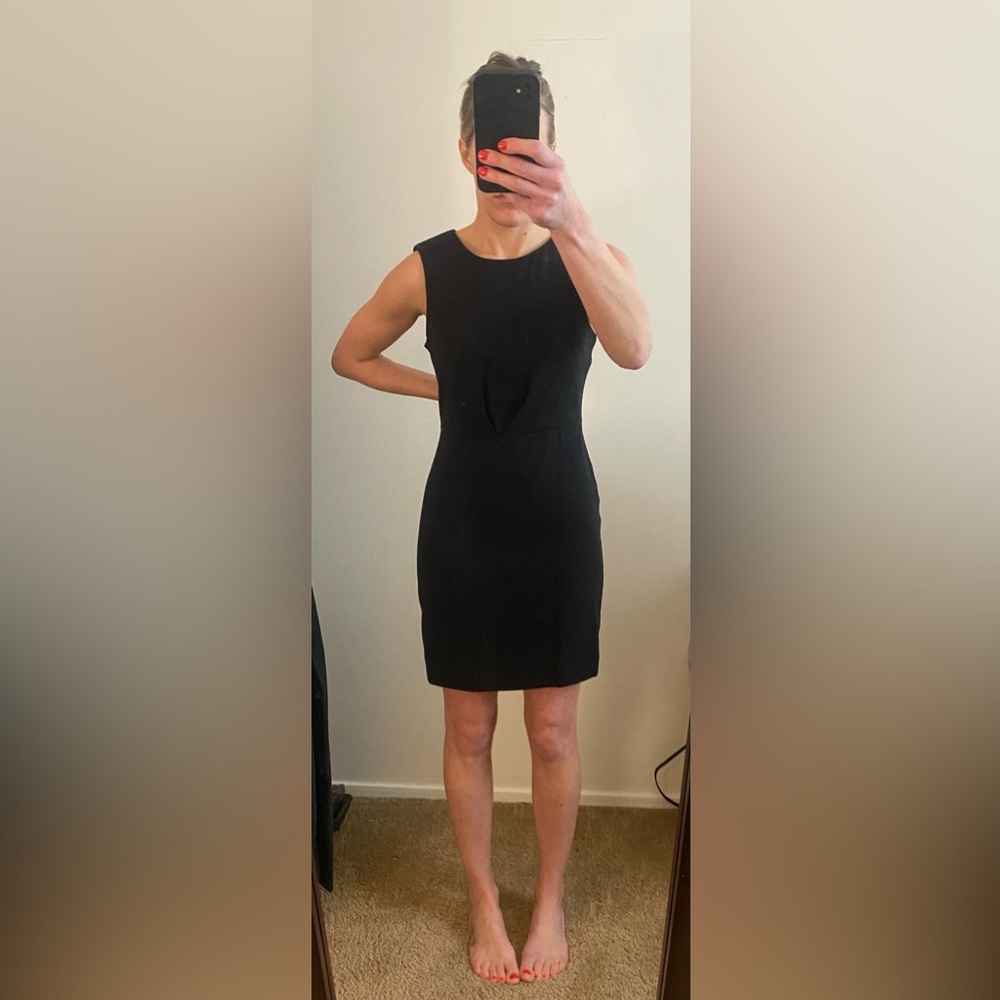 Black dress. Size 6. Worn once. Great condition.